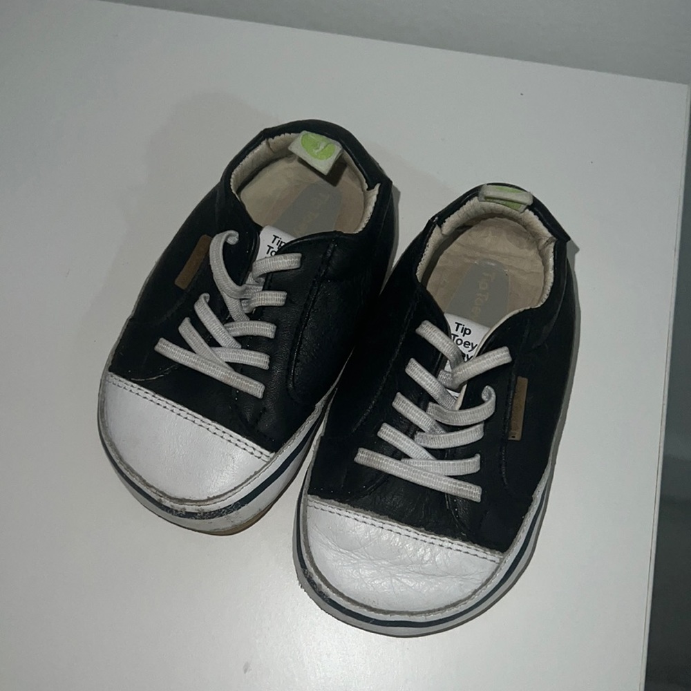 Tip toey joey sneakers